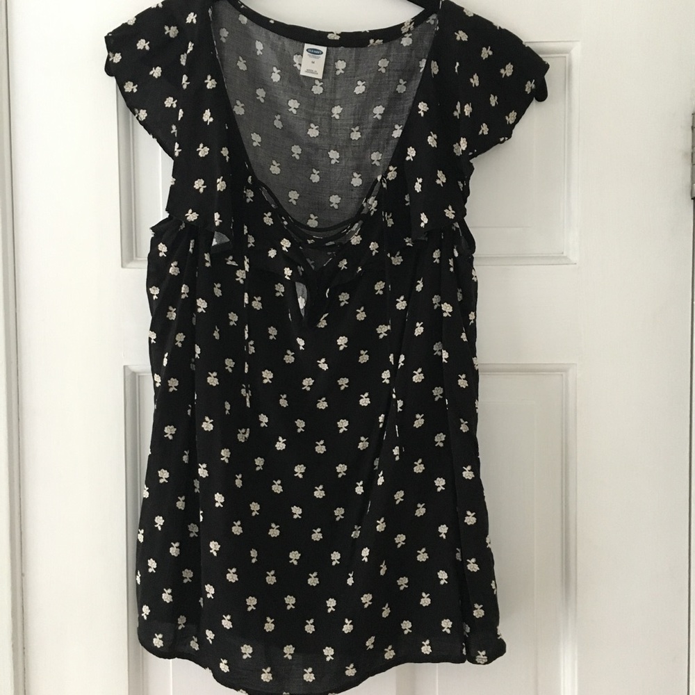 *Add to Bundle!*  sleeveless floral ruffled top 🌼